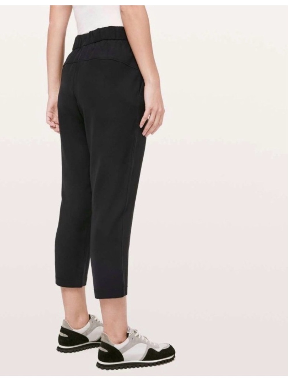 Lululemon On The Fly Crop Pants *Woven 23” Black Sz 6, Used